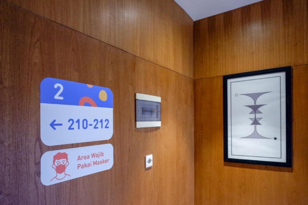 Certifikát, hodnocení, plakát nebo jiný dokument vystavený v ubytování Sans Hotel Ekkon Yogyakarta by Reddoorz
