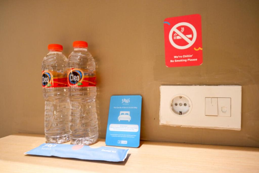 Certifikát, hodnocení, plakát nebo jiný dokument vystavený v ubytování Sans Hotel Ekkon Yogyakarta by Reddoorz