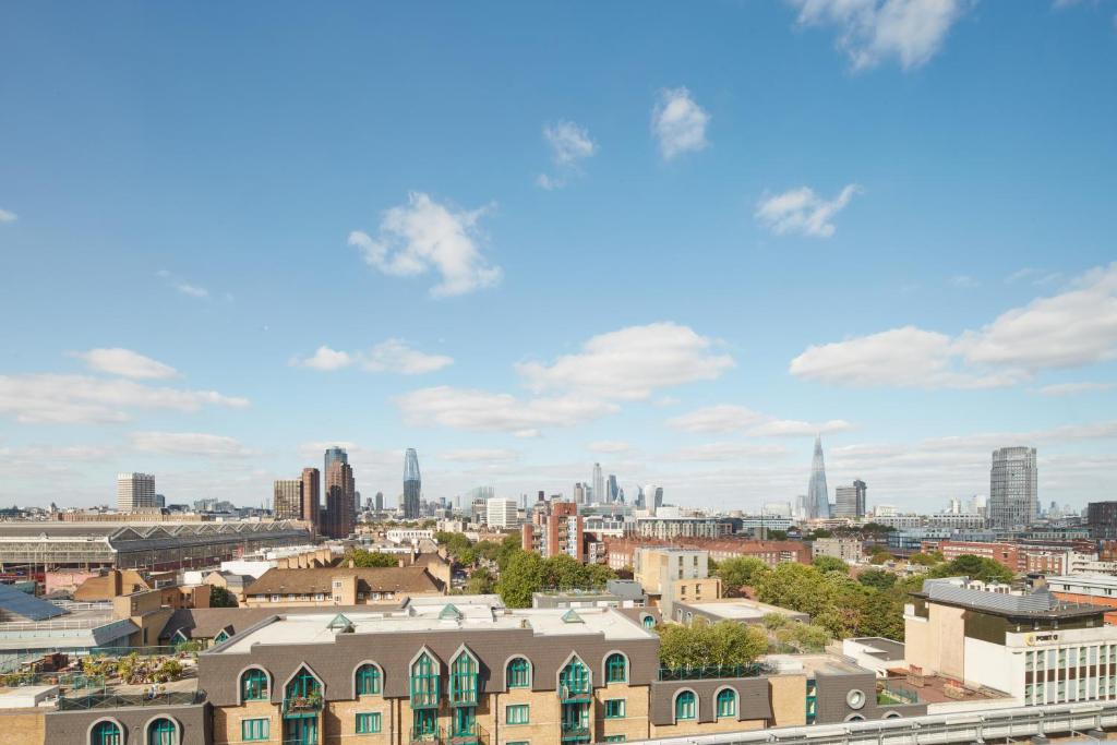 
Premium Studio City View, 1 King Bed
