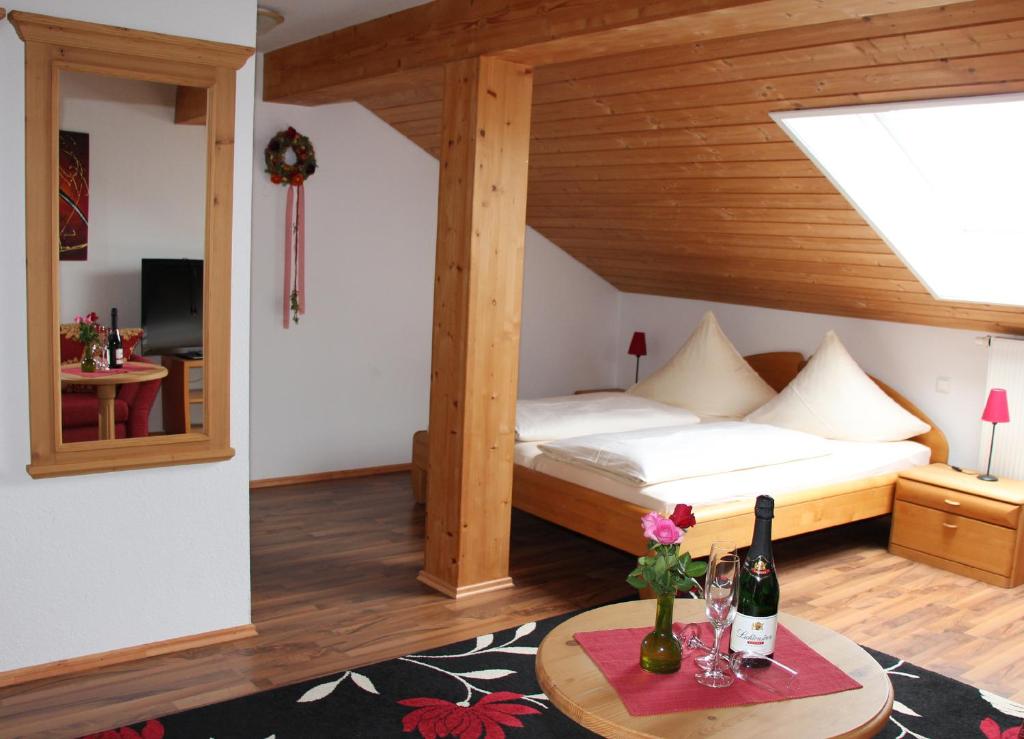 Landhotel Zahn's Weißes Rössle - ruhig schlafen- gut frühstücken - lecker essen - Chambre Double