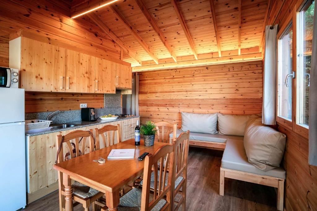 Kuchyňa alebo kuchynka v ubytovaní Camping Prades Park