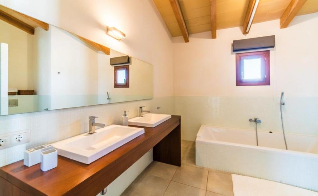 Koupelna v ubytování Villa Son Sard