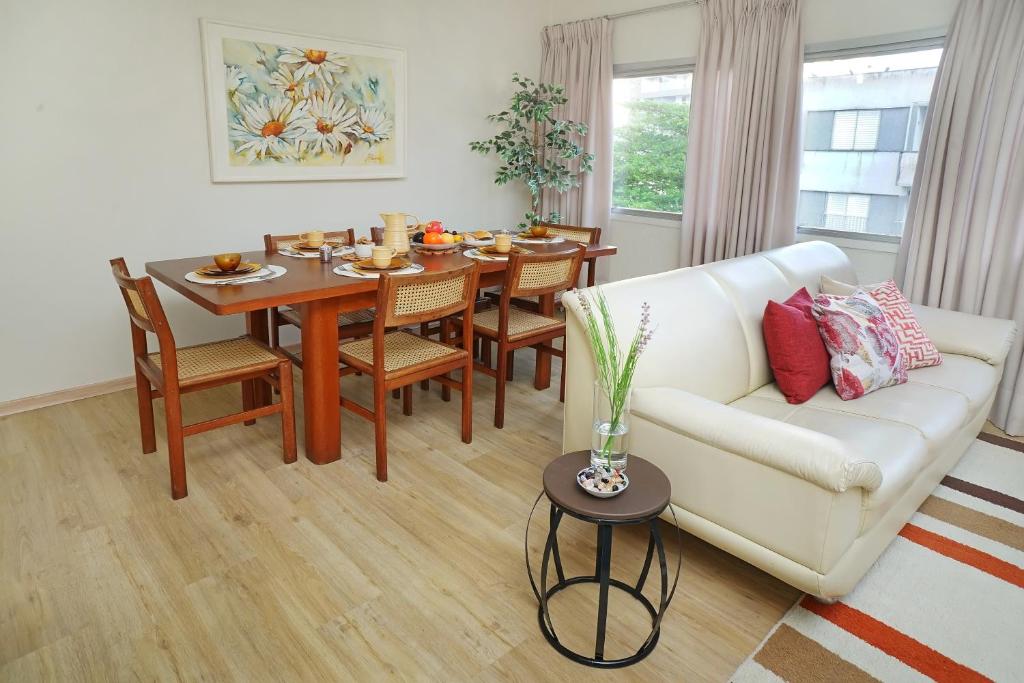  Apto amplo 3 quartos entre Asturias e Tombo 1 quadra da praia