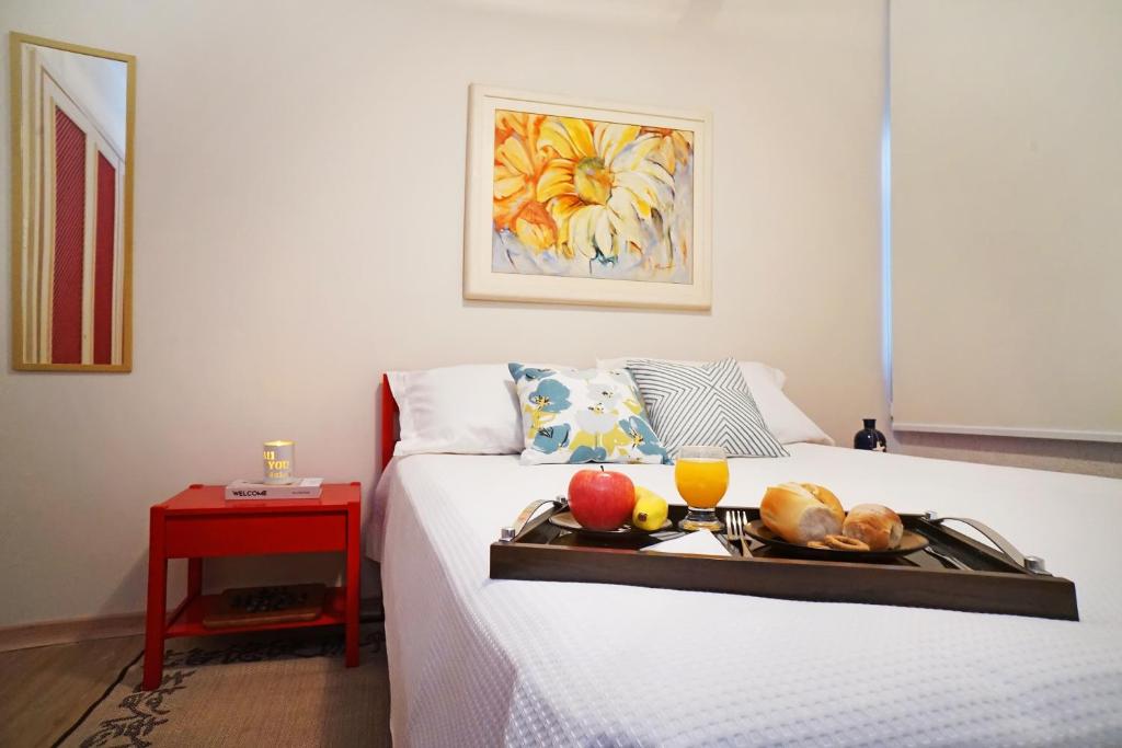  Apto amplo 3 quartos entre Asturias e Tombo 1 quadra da praia