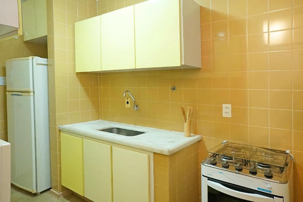  Apto amplo 3 quartos entre Asturias e Tombo 1 quadra da praia