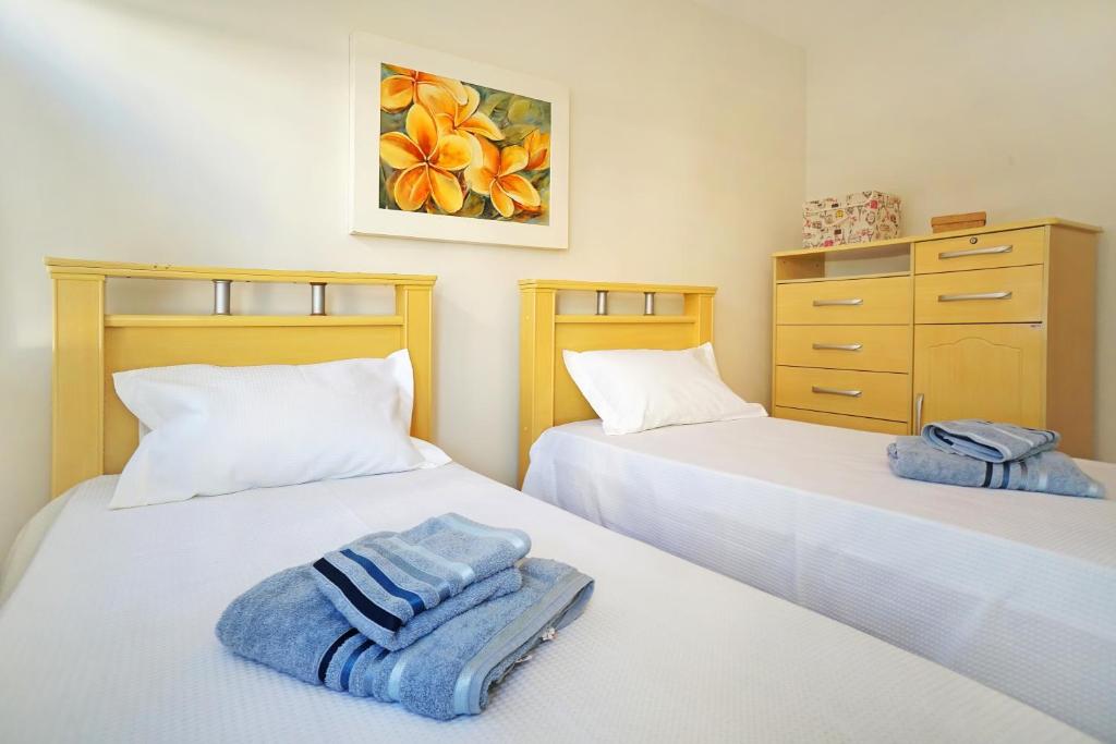  Apto amplo 3 quartos entre Asturias e Tombo 1 quadra da praia