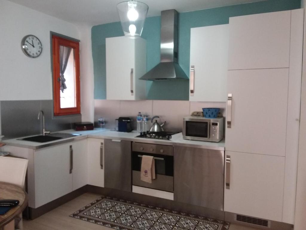 L'Appart à Cotignac, tout compris, calme et confort - Apartamento De Dos Dormitorios
