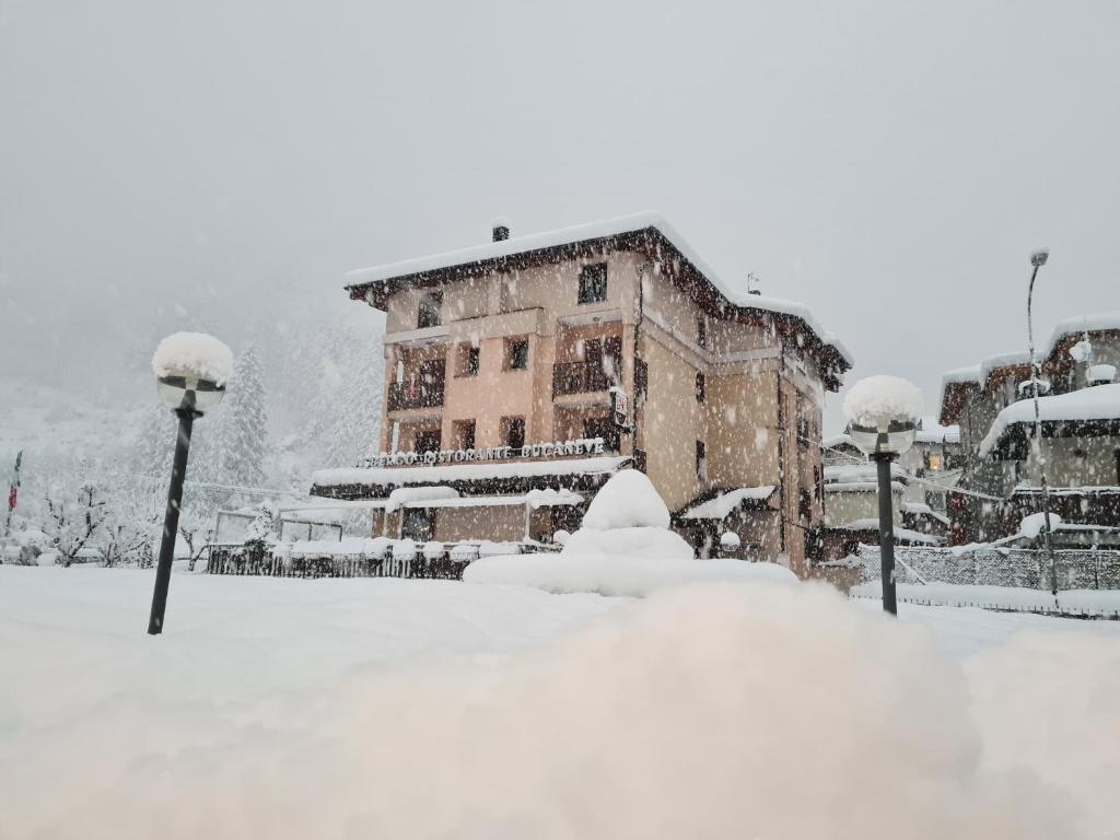 Hotel ristorante Bucaneve v zimě