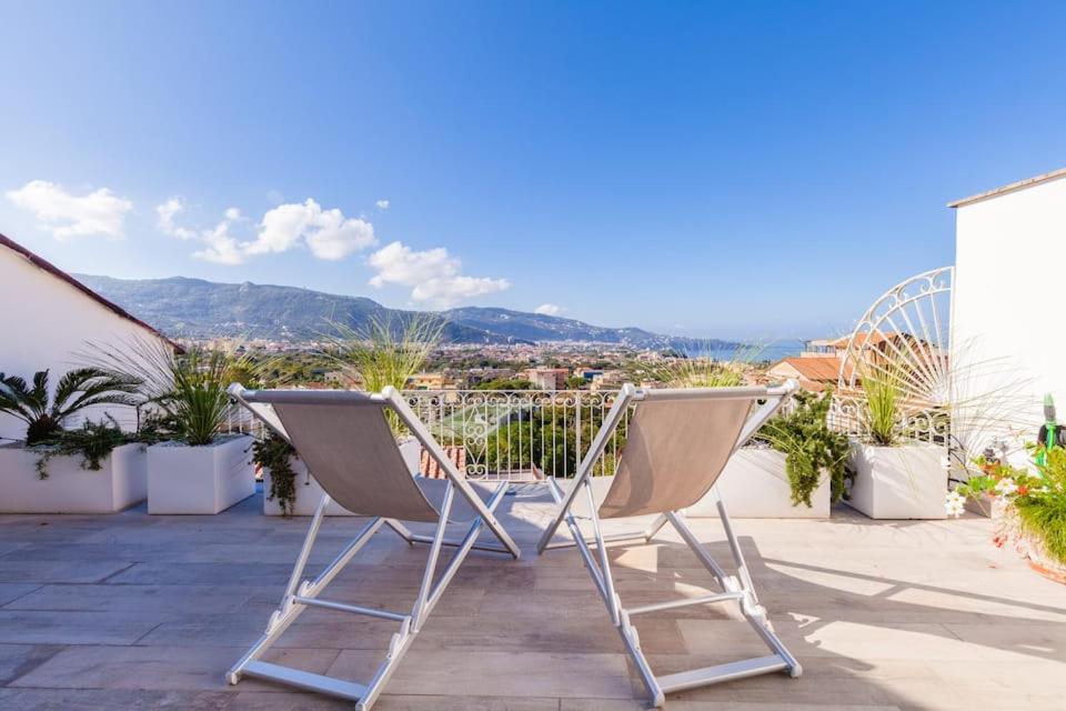 Balcony o terrace sa Attico panoramico Sorrento