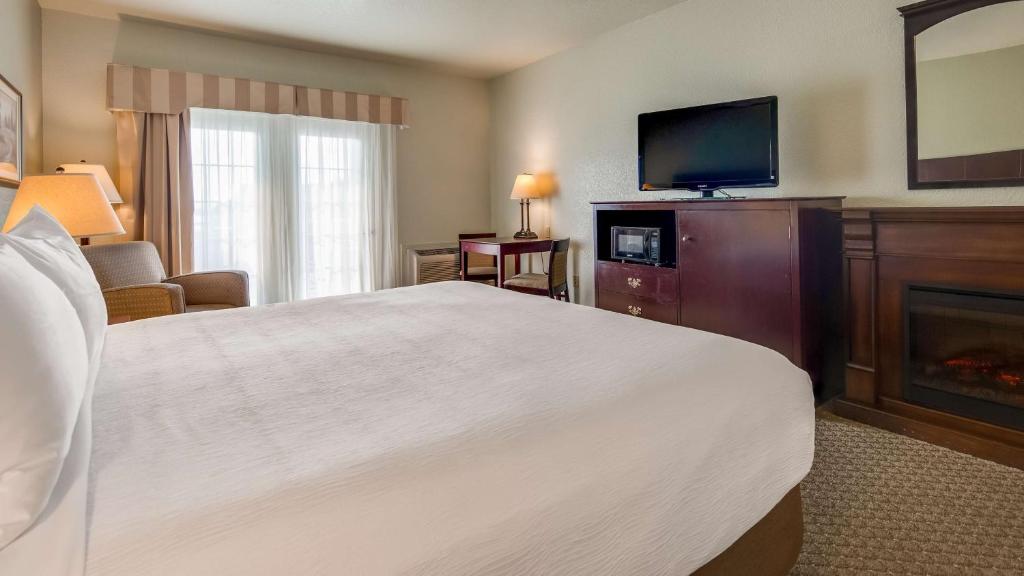 Best Western Plus Bayshore Inn photo