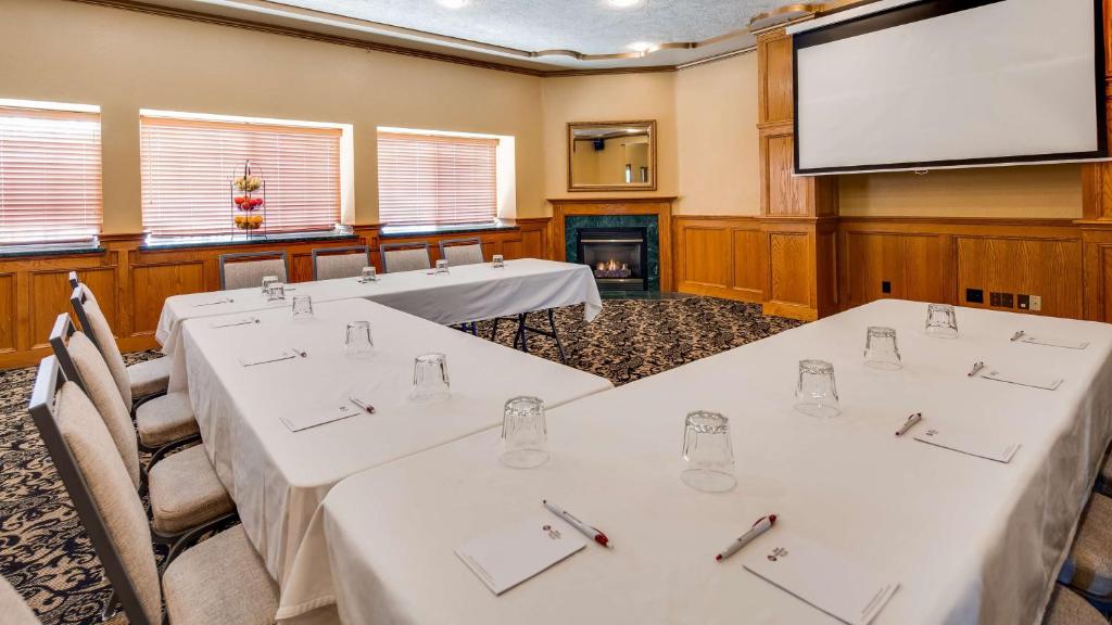 Best Western Plus Bayshore Inn photo