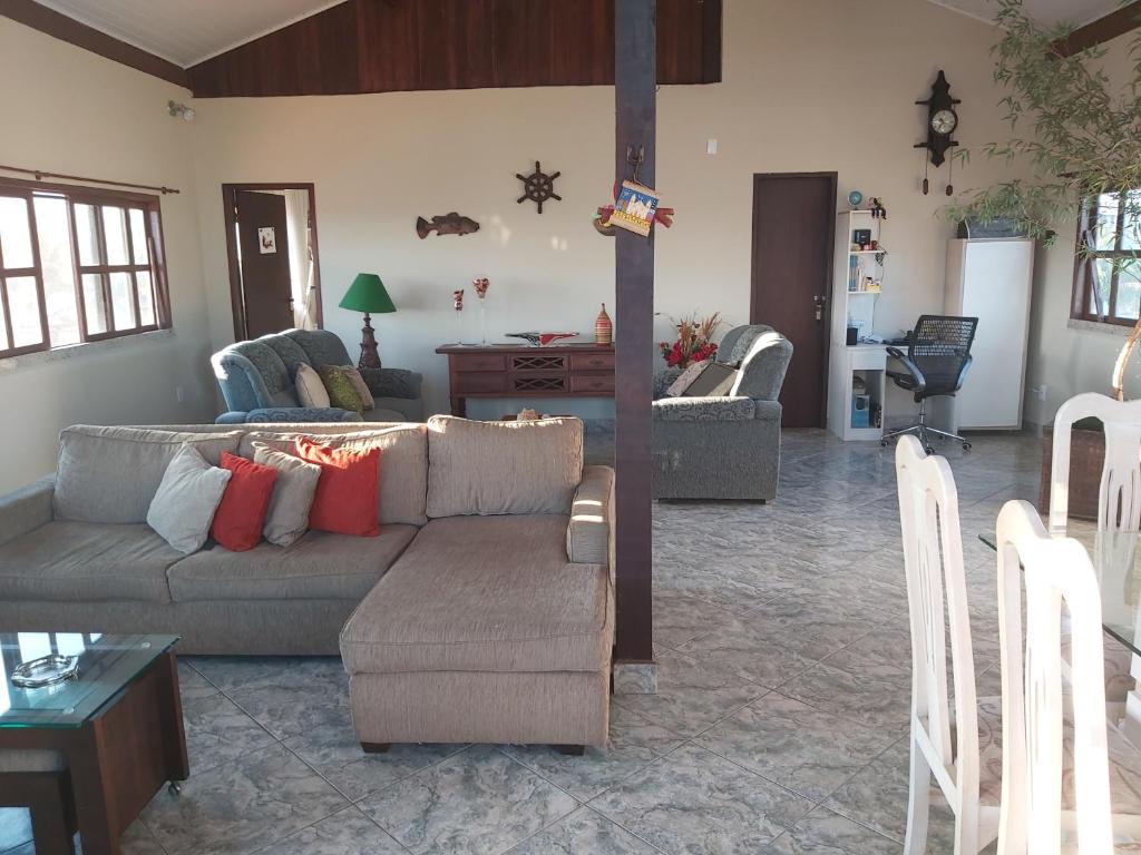  Casa em frente a praia de Jaconé
