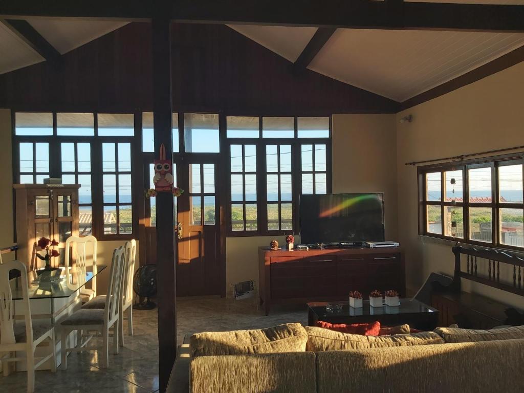  Casa em frente a praia de Jaconé