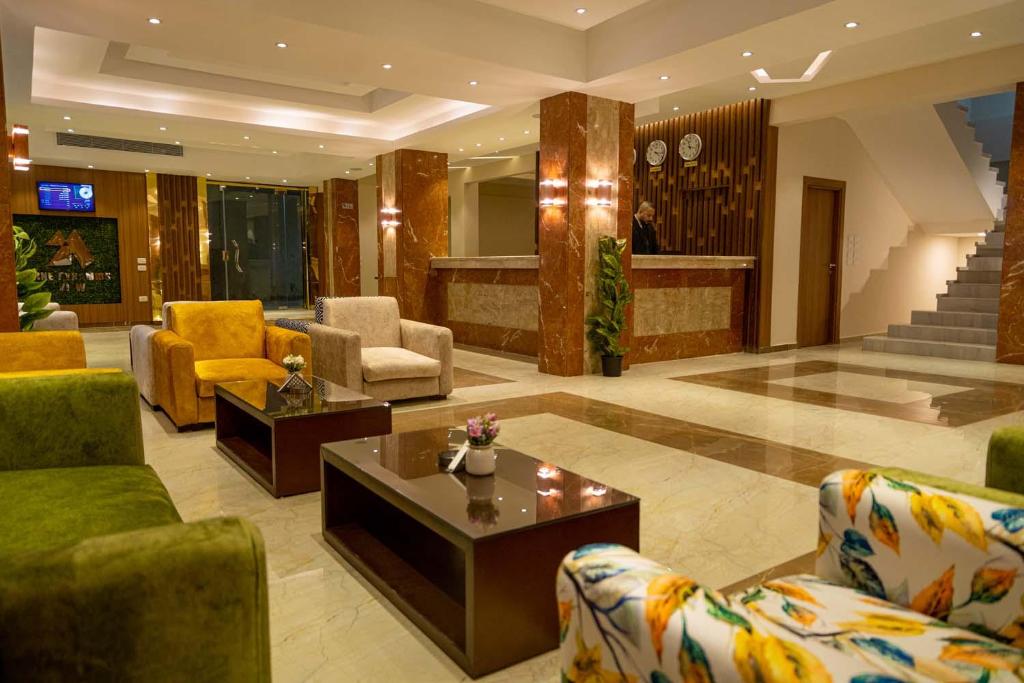 Posezení v ubytování Nine Pyramids View Hotel