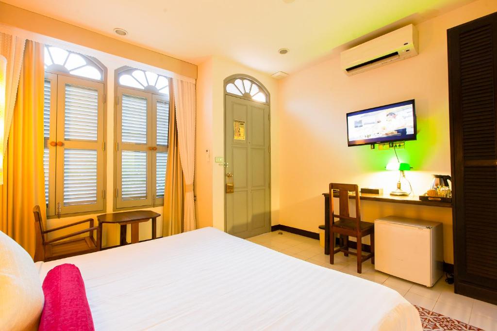 The Memory at On On Hotel - 13