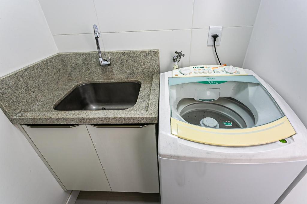  Apto novo em prédio c/ piscina nos Ingleses RTG208