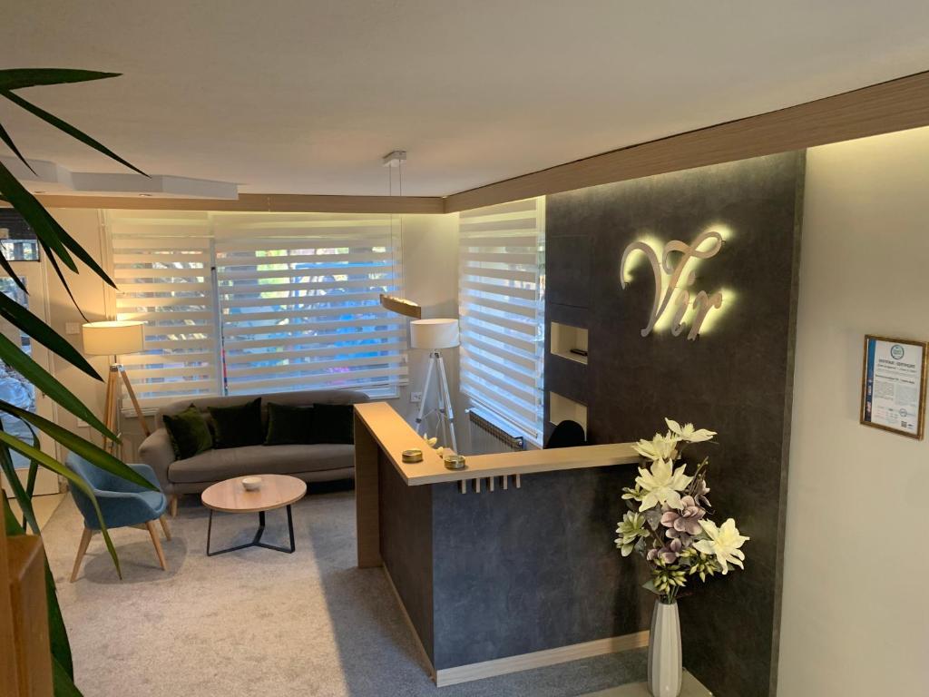Posezení v ubytování Garni hotel Vir
