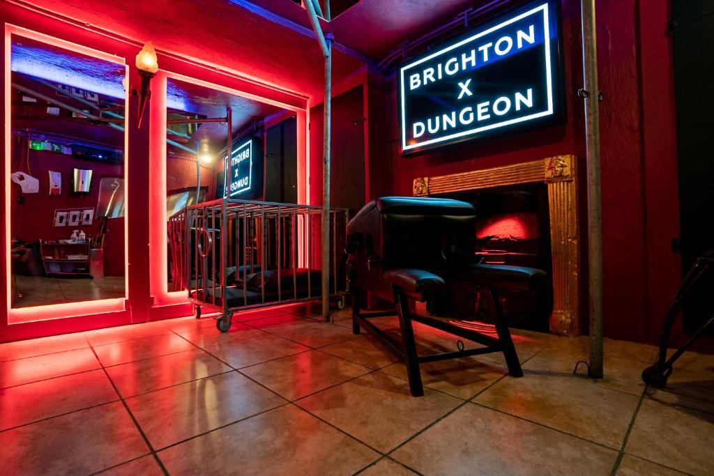 Brighton Erotic Boudoir - One-Bedroom Apartment