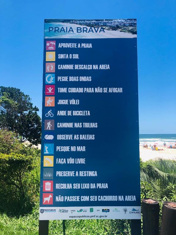  Duplex pé na areia Praia Brava