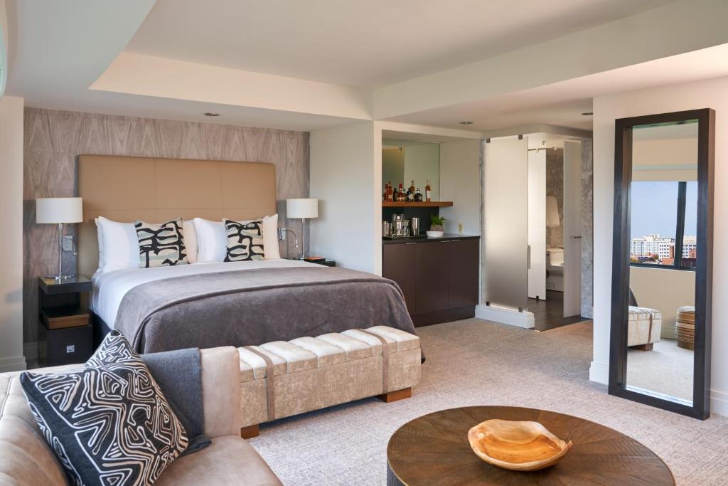 31 Dreamy Hotels Near Howard University 44 The Dupont Circle Hotel image