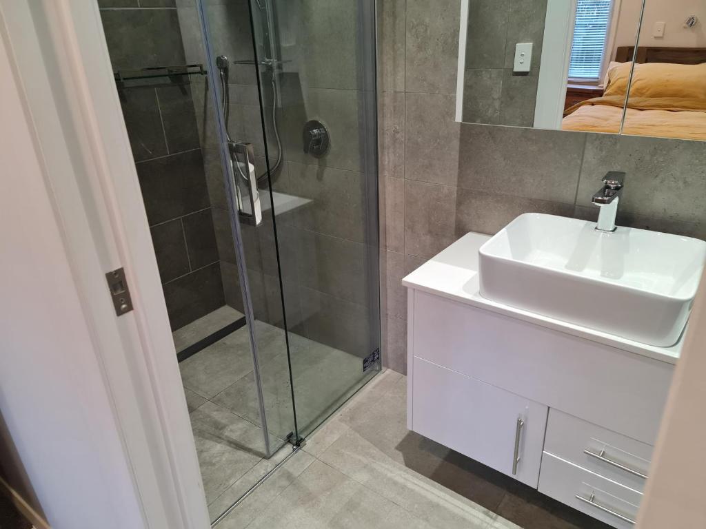 Brand New Home - Central Masterton - Resim 8