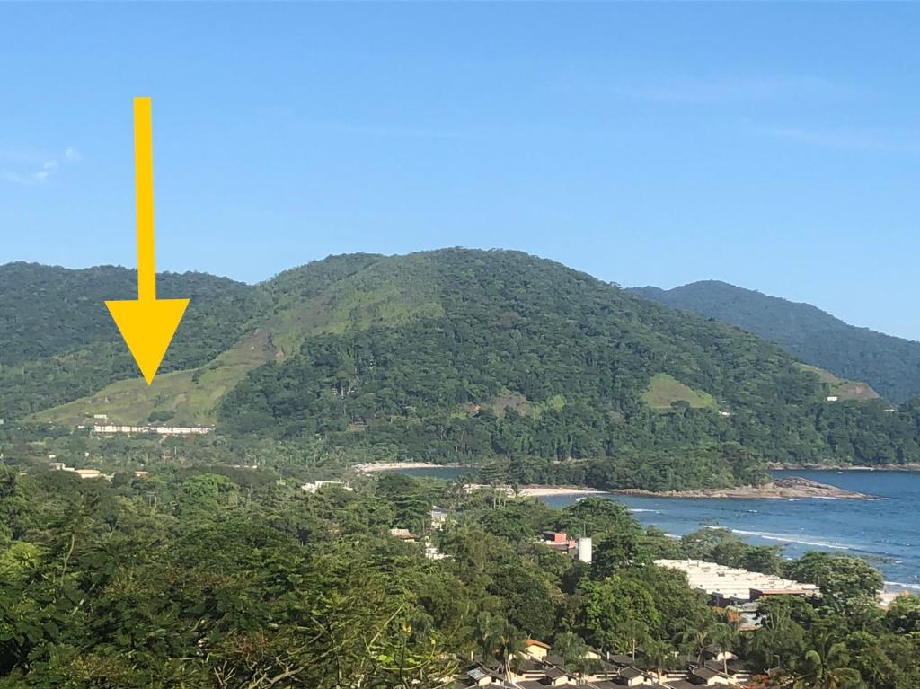 Vista Mágica na Praia de Camburizinho