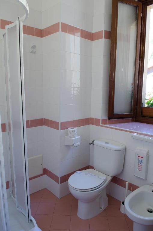 Koupelna v ubytování Hotel Oberje Dla Viere