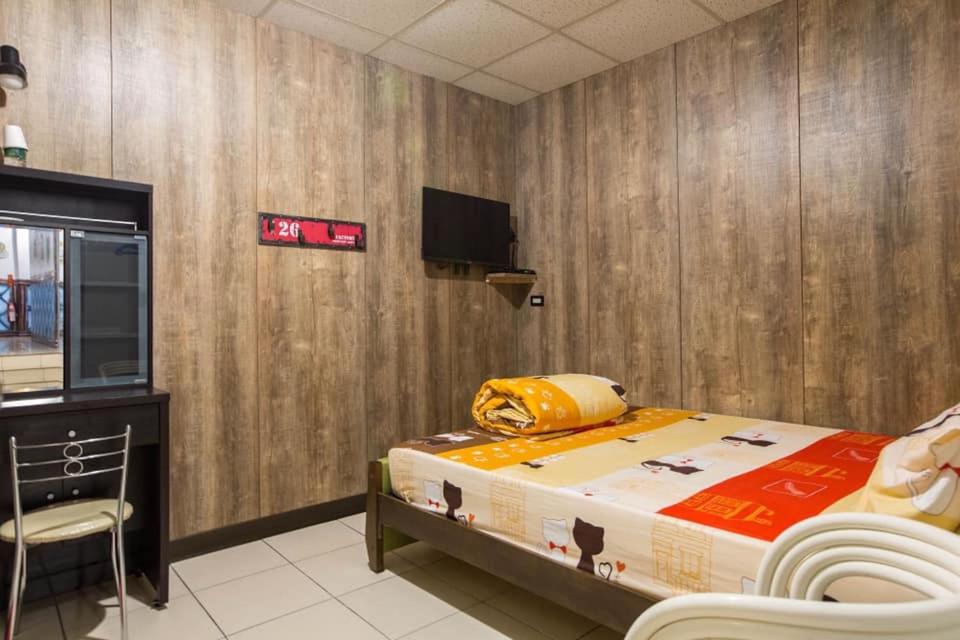 Gui Ren Sha Cheng Guest House - Standard Double Room (without Window)