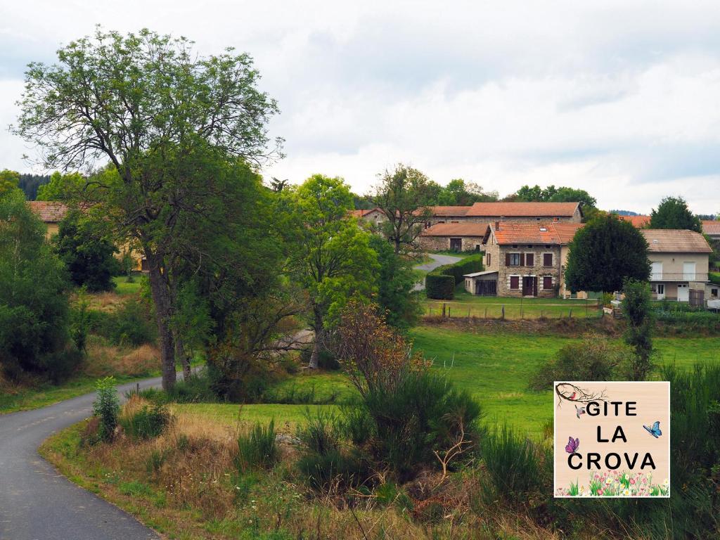 Un cartello che dice di dare la crooya su una strada di La Crova a Félines