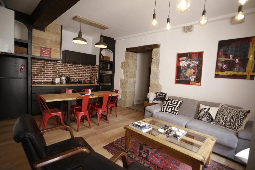 Kuchyň nebo kuchyňský kout v ubytování L'APPART LE 5