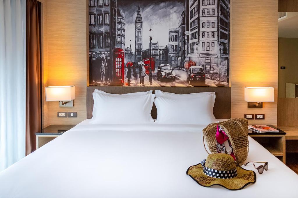 GLOW Pattaya - Resim 32