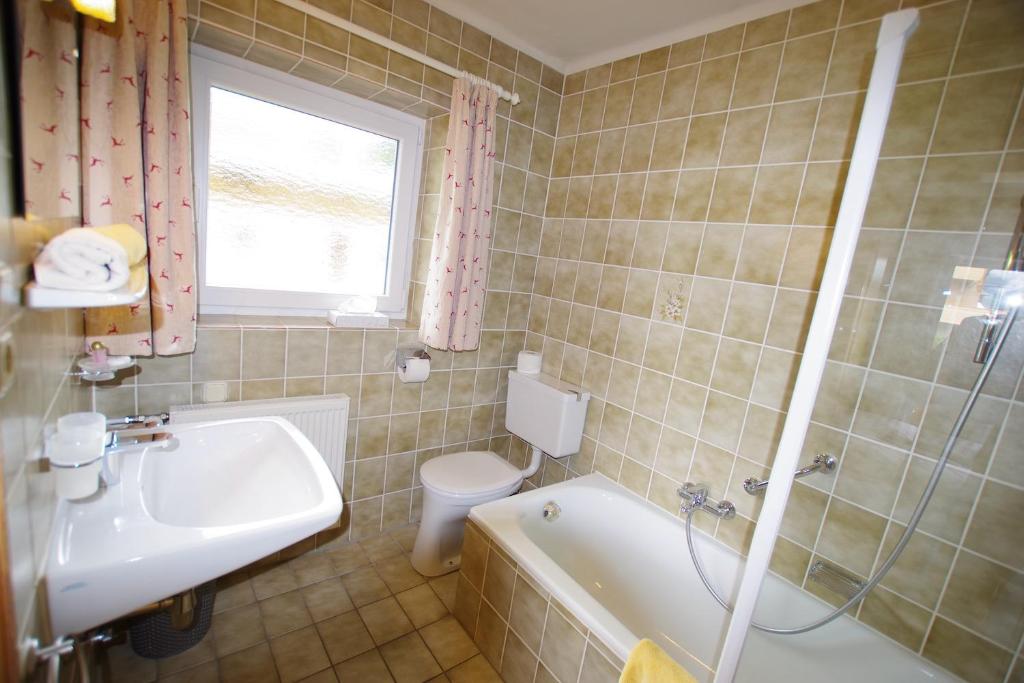 Koupelna v ubytování Hotel-Pension Heike