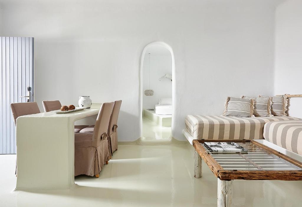Artemis Seaside Resort - Deluxe Junior Suite With Garden View