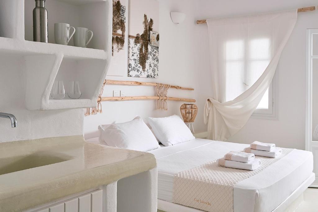 Artemis Seaside Resort - Deluxe Double Room With Garden View