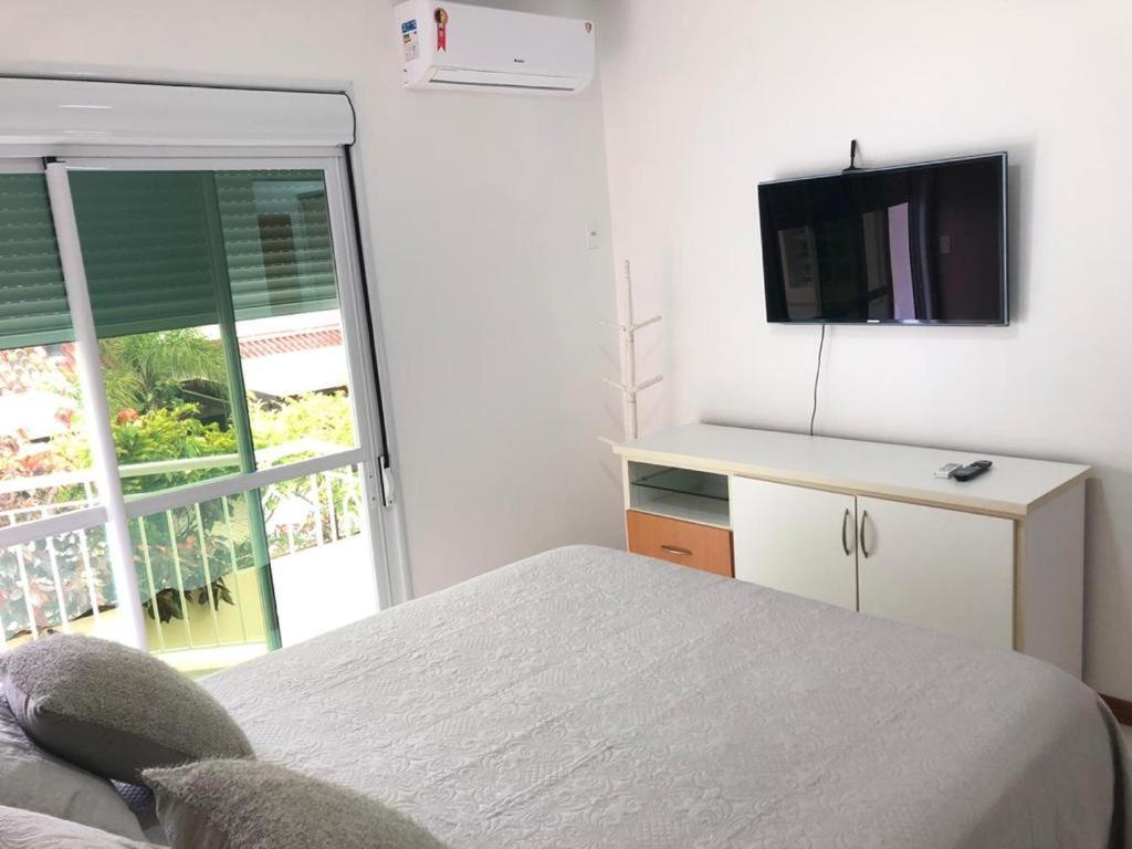  Linda Casa de Condomínio com piscina