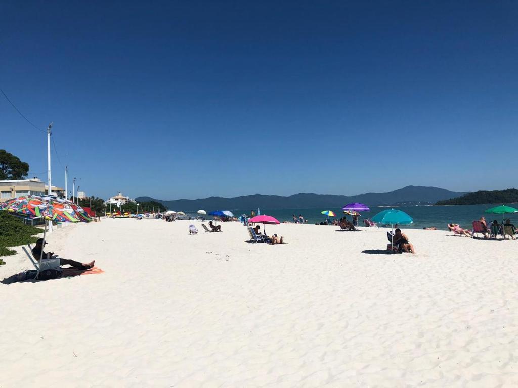  Linda Casa de Condomínio com piscina