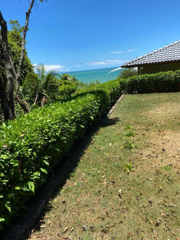  Linda casa com vista para o mar em condomínio fechado