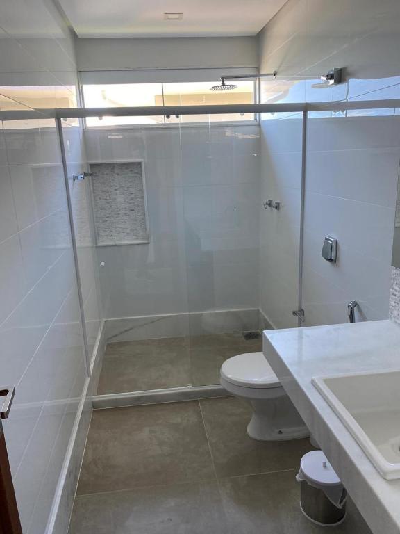  Linda casa com vista para o mar em condomínio fechado