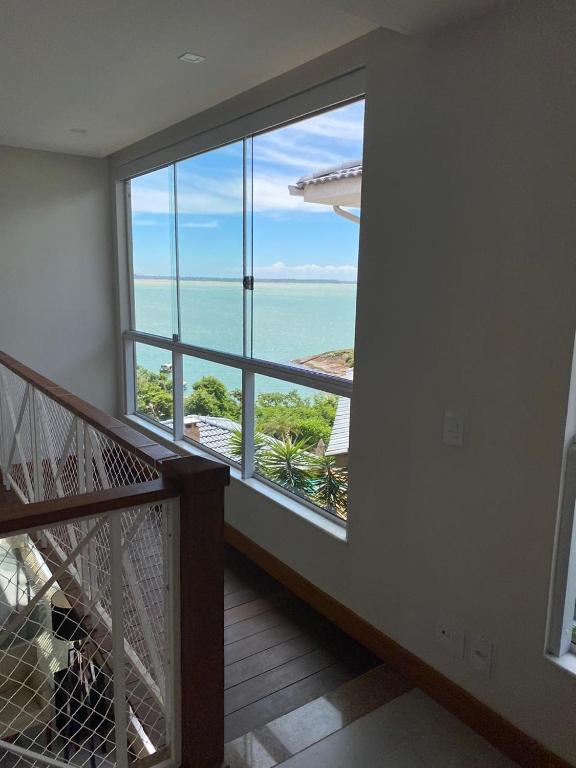  Linda casa com vista para o mar em condomínio fechado