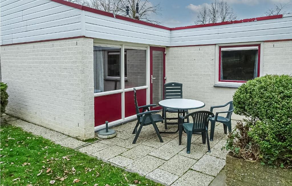 Gorgeous Home In Simpelveld With Wifi - Housity