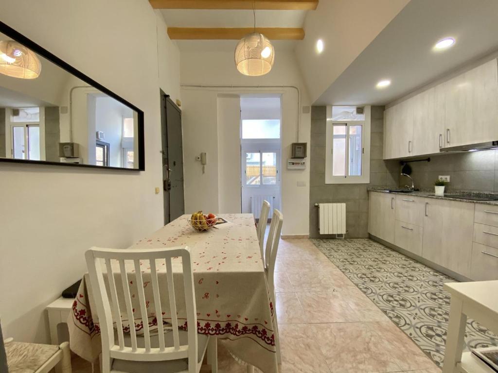Poble sec apartment (ESP Barselona) - Booking.com
