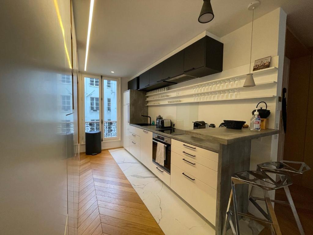 RESIDENCES HARCOURT - Ile Saint Louis - PARIS - 12