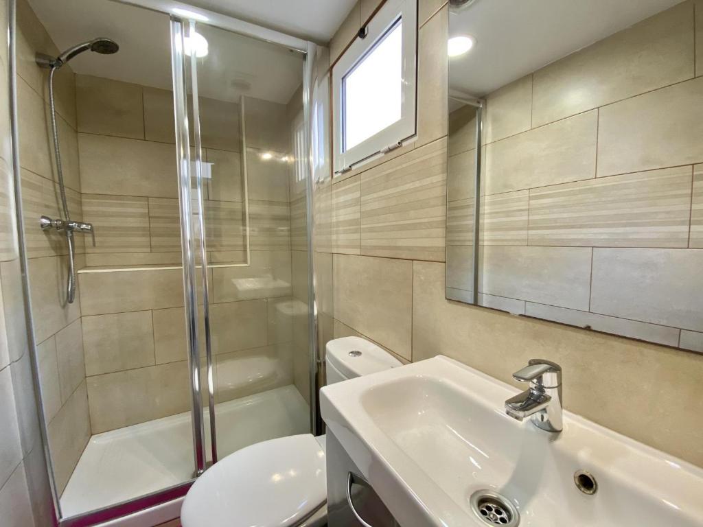 Poble sec apartment (ESP Barselona) - Booking.com