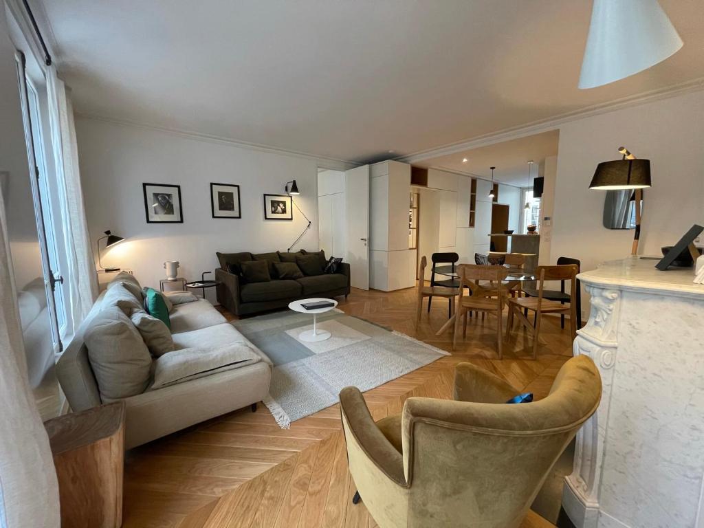 RESIDENCES HARCOURT - Ile Saint Louis - PARIS - 11