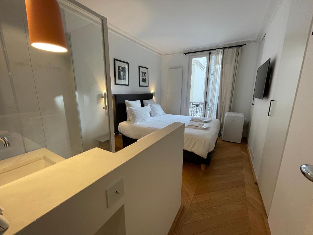 RESIDENCES HARCOURT - Ile Saint Louis - PARIS - 8