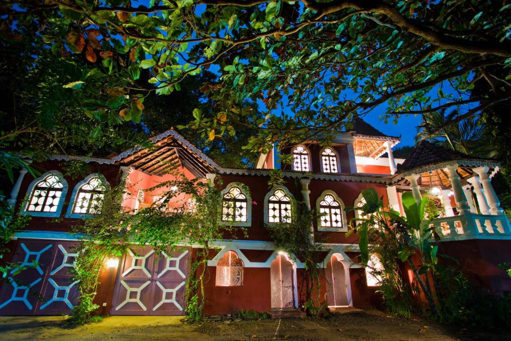 Сад в Marbella Guest House