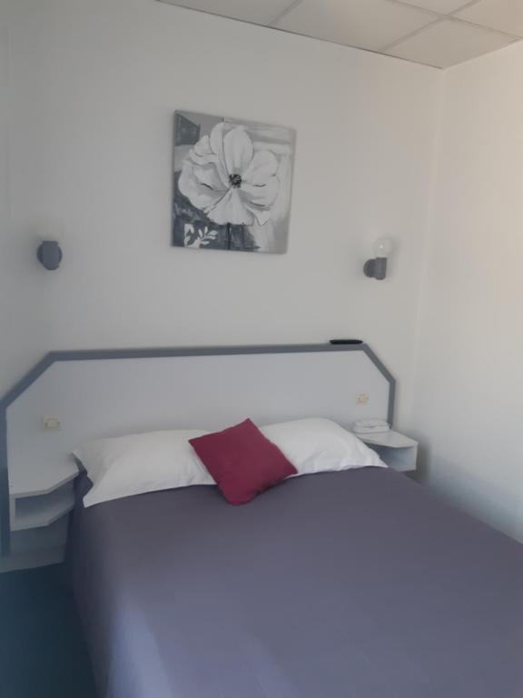 Hôtel de La Croix de Malte - Single Room