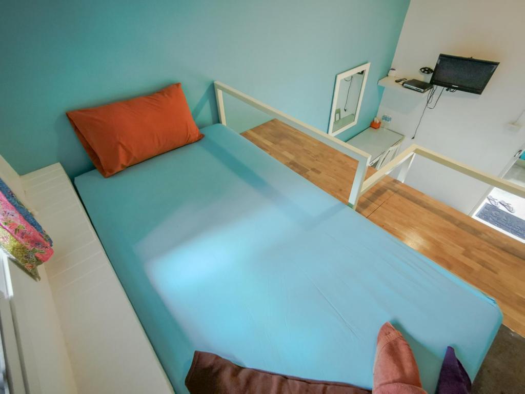 TV a/nebo společenská místnost v ubytování Glur Hostel