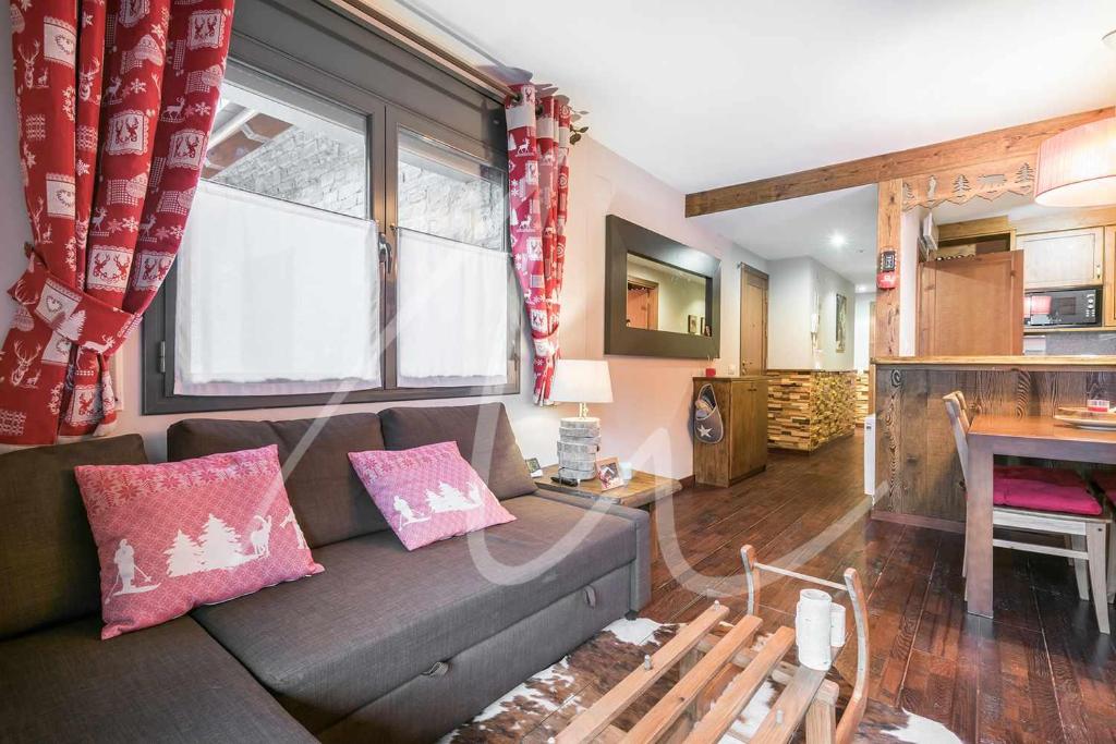 Kuchyň nebo kuchyňský kout v ubytování Beroia by SeaMount Rentals