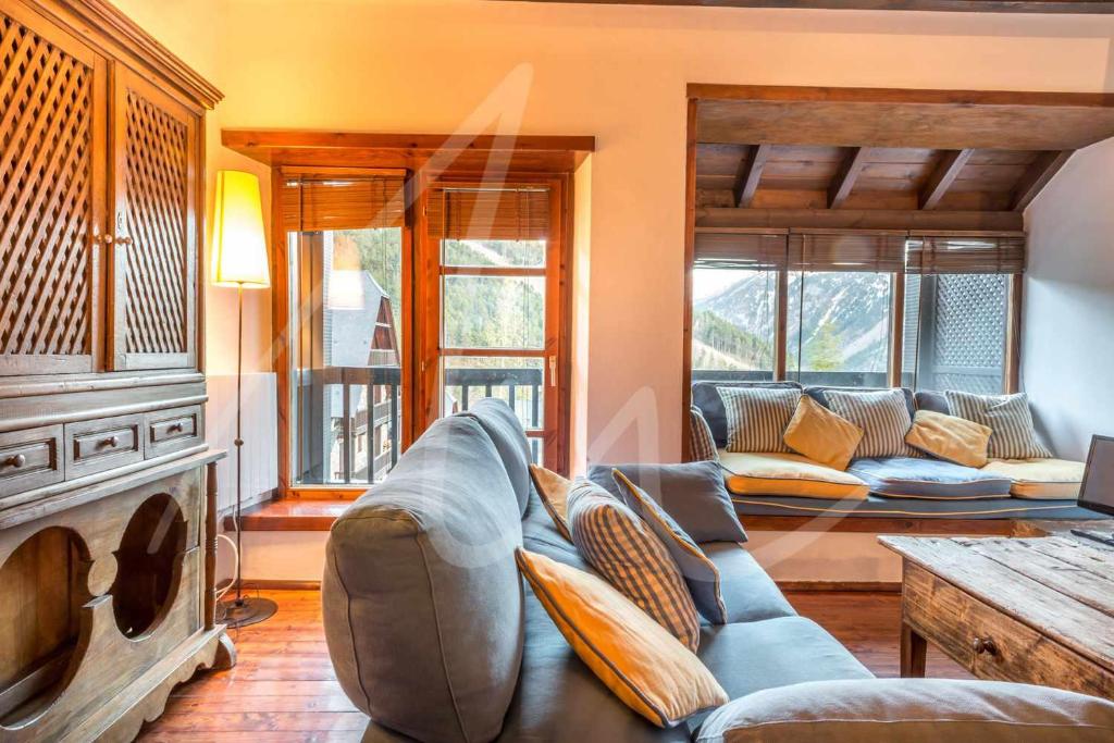 Posedenie v ubytovaní Nin de Beret by SeaMount Rentals